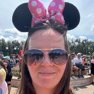 Meet your Posher, Nadine